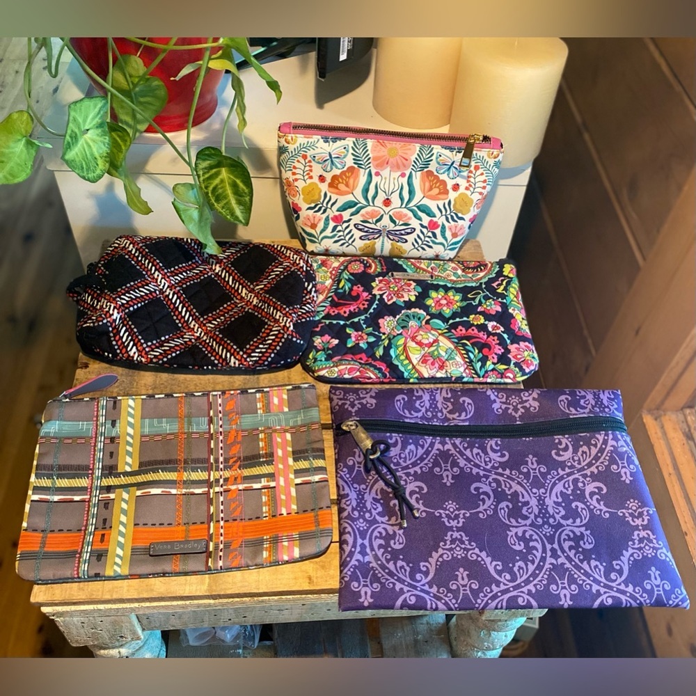 🌸Vera Bradley (3) and more Makeup Bags - Set of 5🌸